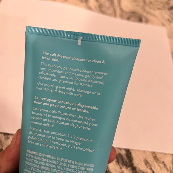 TULA skincare   The cult classic facial cleanser - Picture 3 of 4